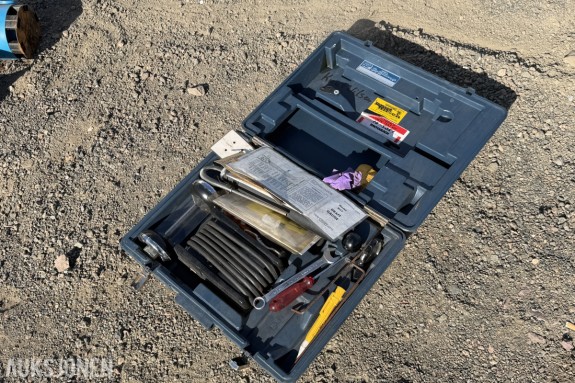 Bacharach Model MZF trekkmåler - komplett røykgasstest-sett i koffert - med bellows-pumpe og skyveregnere - vintage fyringsteknisk måleutstyr