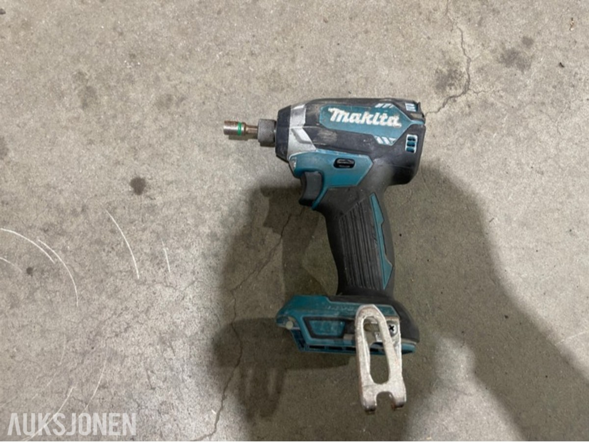 Kasse med makita verktøy