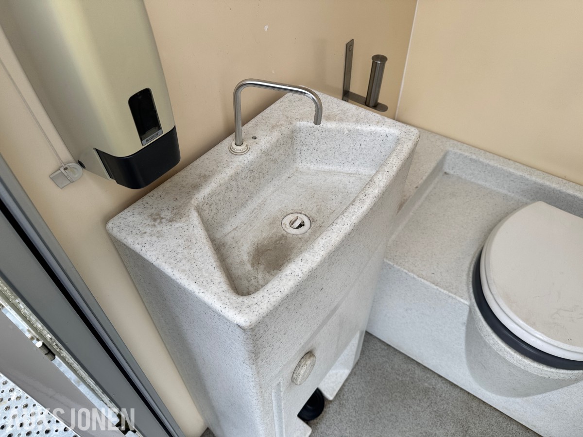 ARNPRO mannskapsbrakke med WC