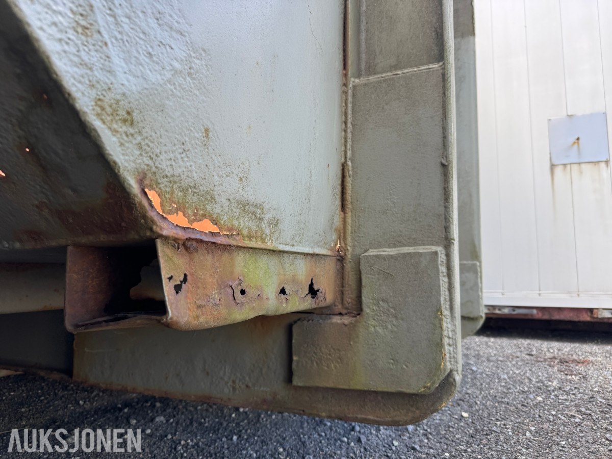 KROKCONTAINER I STÅL MED BAKLEM