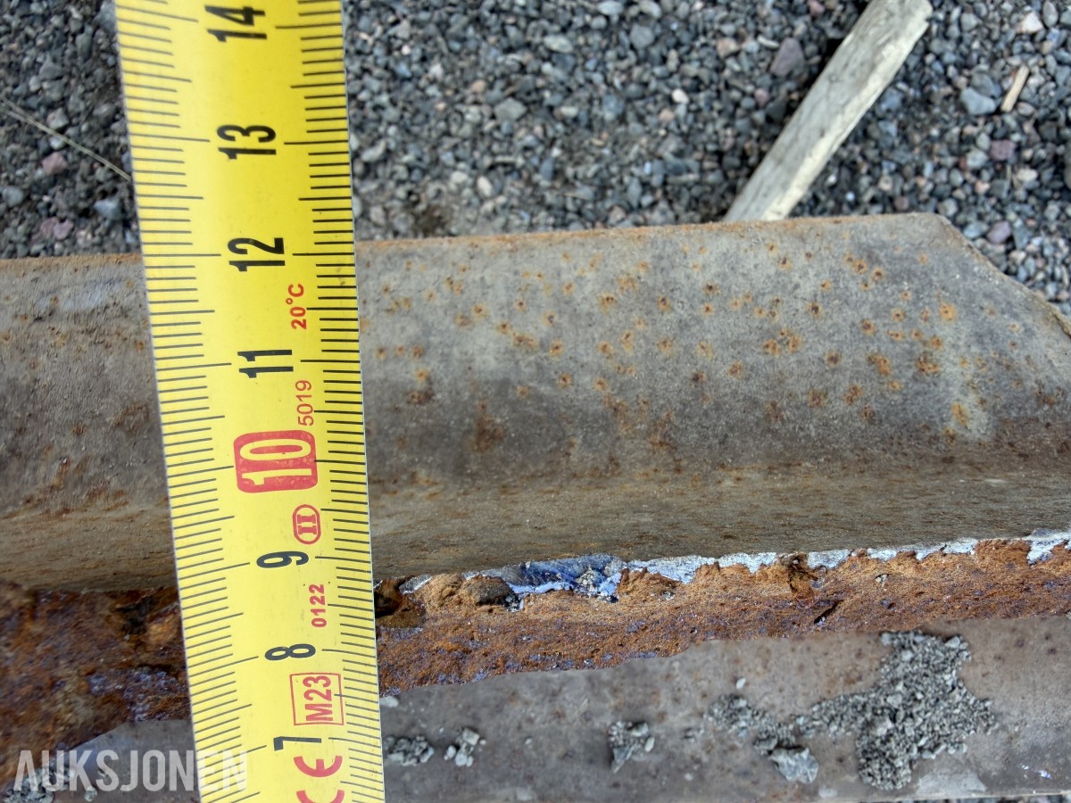 Togskinne ca. 4,8 meter - vignolprofil - profilhøyde omtrent 12 centimeter