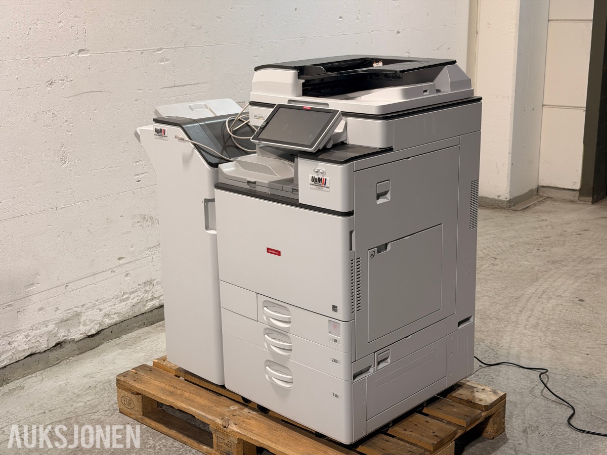 Nashuatec / Ricoh MP C4504exSP A3 farge multifunksjonsmaskin med etterbehandler