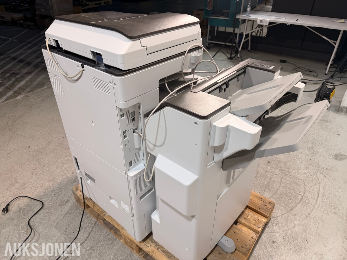 Nashuatec / Ricoh MP C4504exSP A3 farge multifunksjonsmaskin med etterbehandler