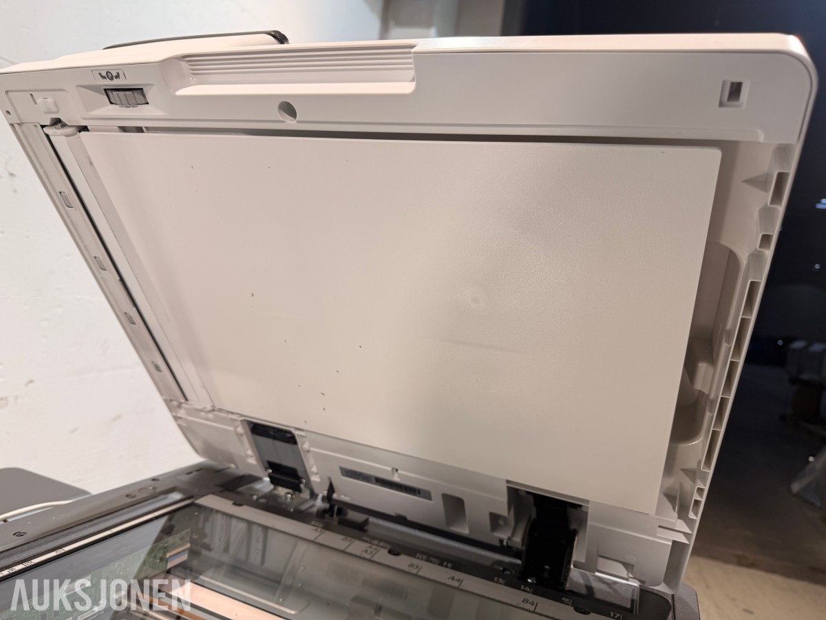 Nashuatec / Ricoh MP C4504exSP A3 farge multifunksjonsmaskin med etterbehandler