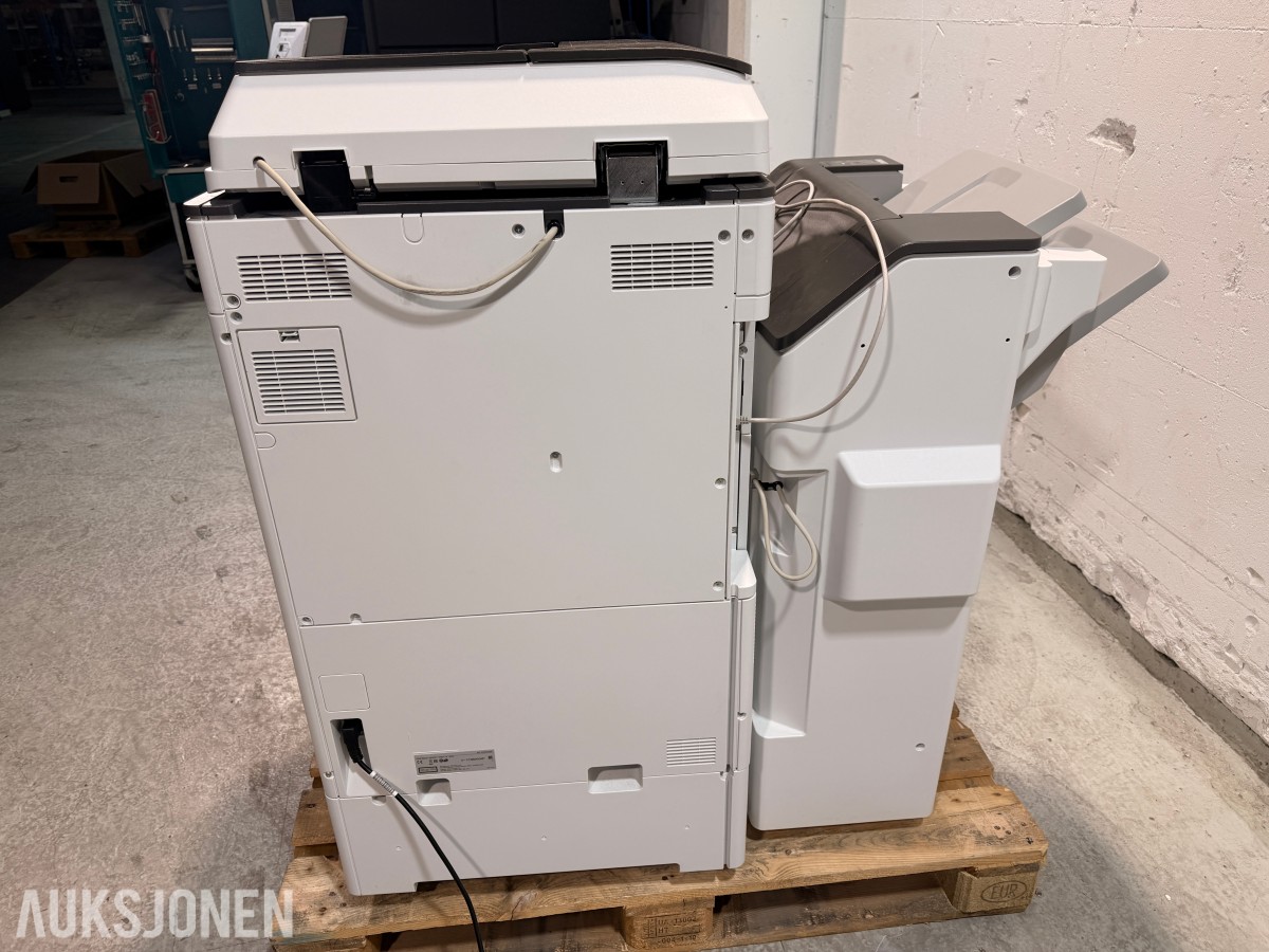 Nashuatec / Ricoh MP C4504exSP A3 farge multifunksjonsmaskin med etterbehandler