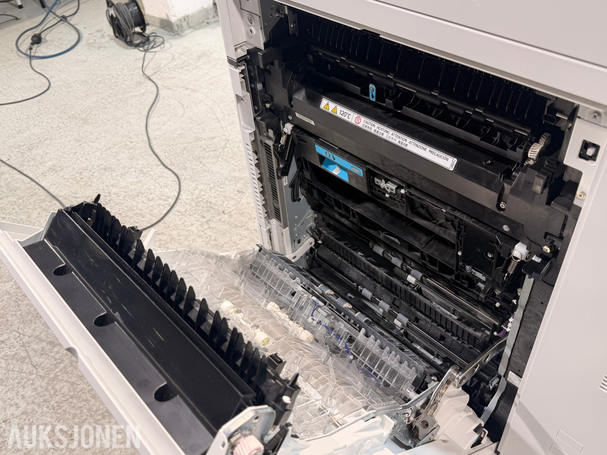 Nashuatec / Ricoh MP C4504exSP A3 farge multifunksjonsmaskin med etterbehandler