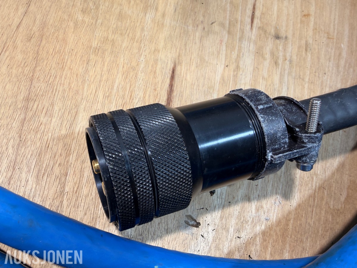 Applied Acoustics AA252 undervanns seismisk boomer med HVC3000 kabler