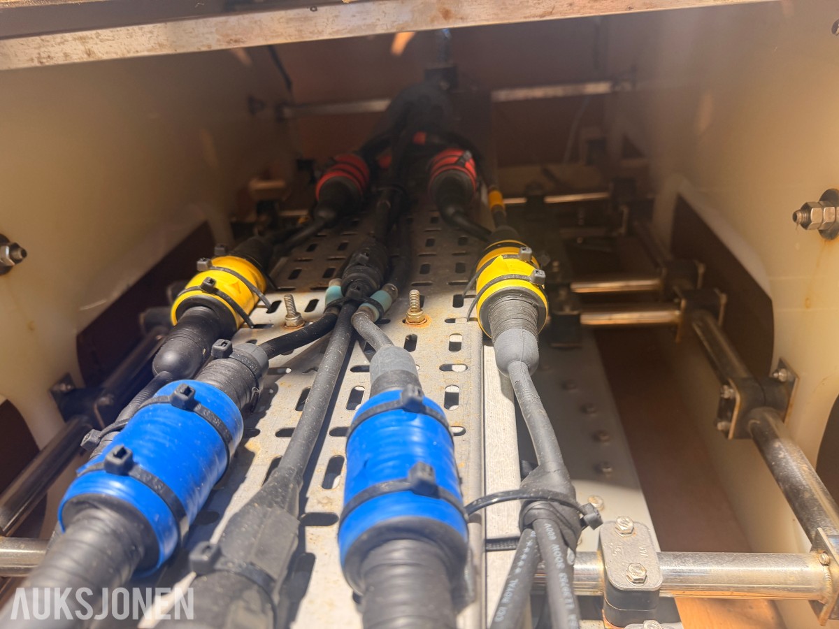 Applied Acoustics AA252 undervanns seismisk boomer med HVC3000 kabler