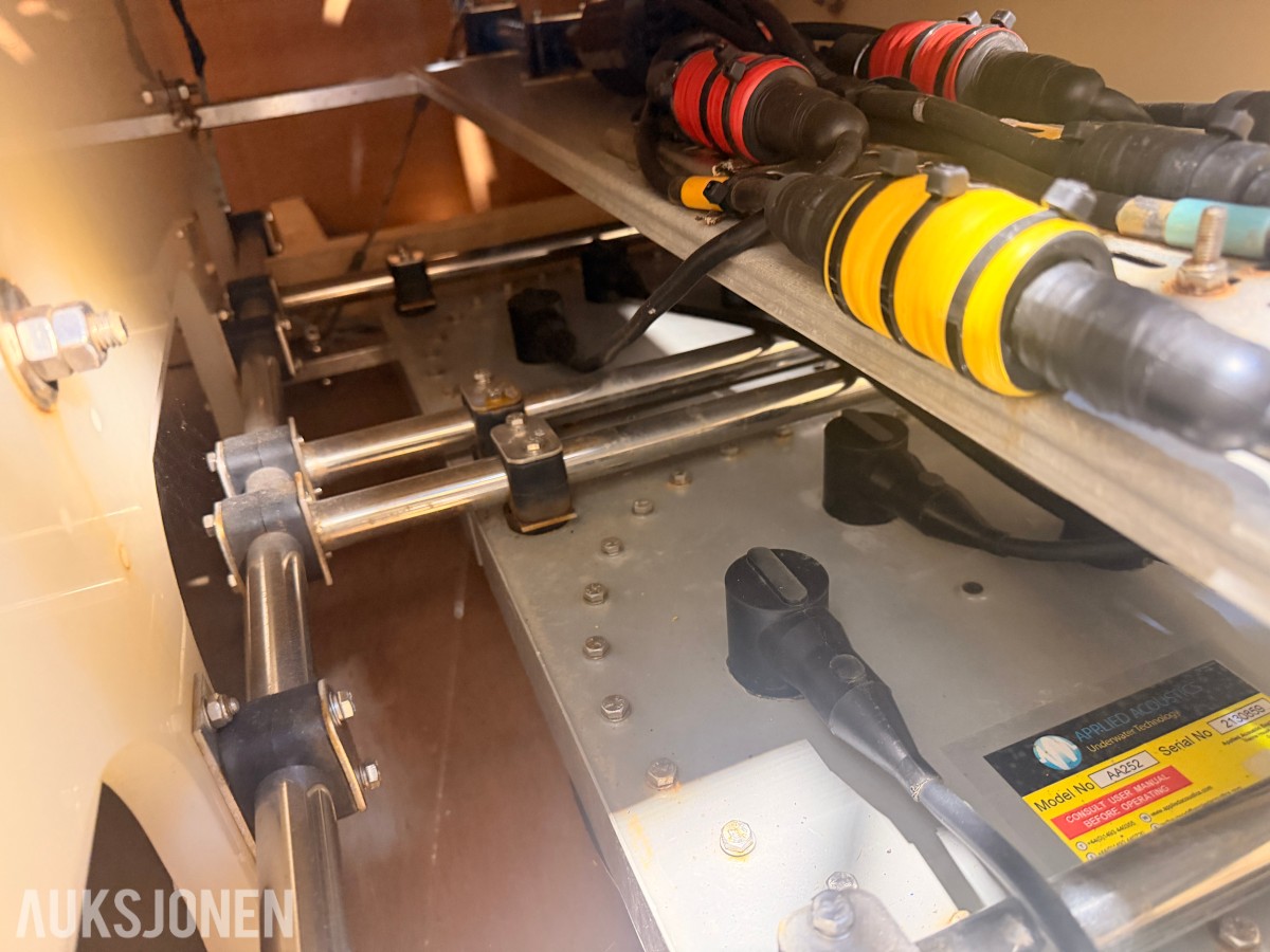 Applied Acoustics AA252 undervanns seismisk boomer med HVC3000 kabler