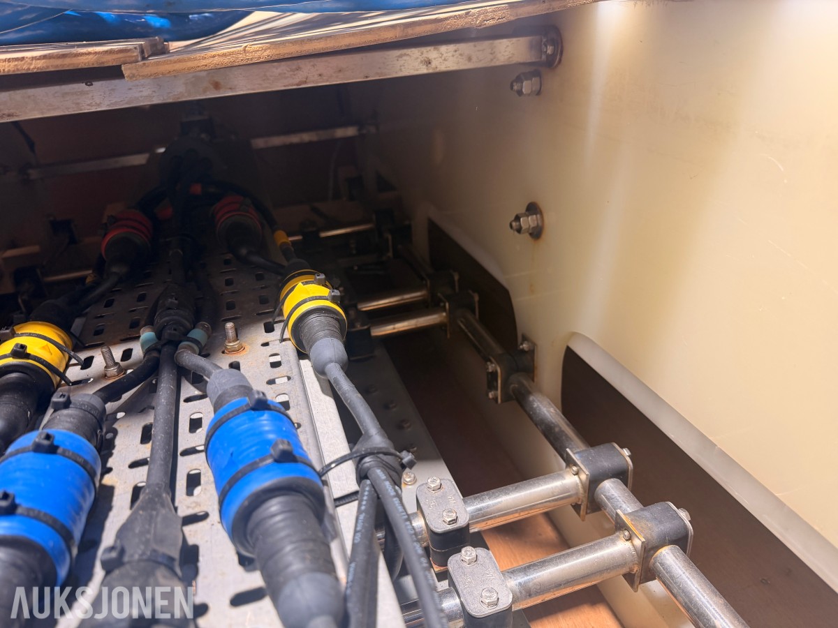 Applied Acoustics AA252 undervanns seismisk boomer med HVC3000 kabler