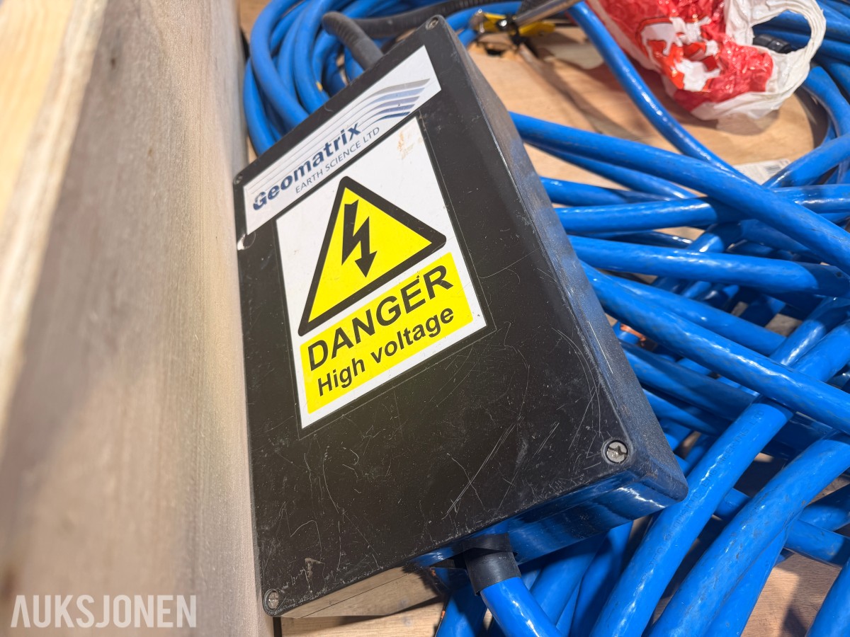 Applied Acoustics AA252 undervanns seismisk boomer med HVC3000 kabler