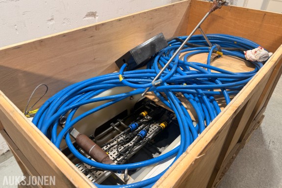 Applied Acoustics AA252 undervanns seismisk boomer med HVC3000 kabler