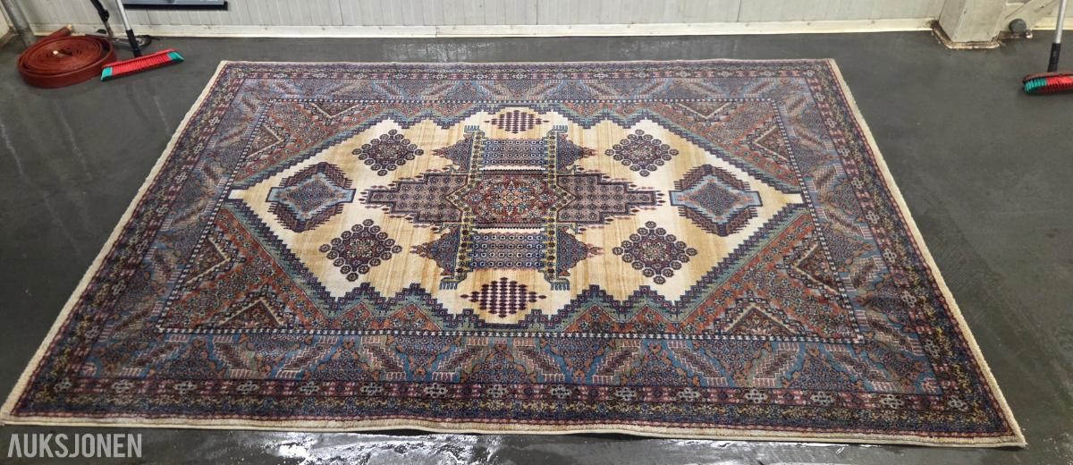 Kvalitetsulltepper fra Atlas Halıları i Kayseri, Tyrkia