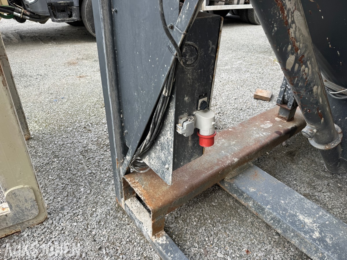 2015 AHLM TB10-2X SO SILO FOR BETONG OG TØRRMATERIALER