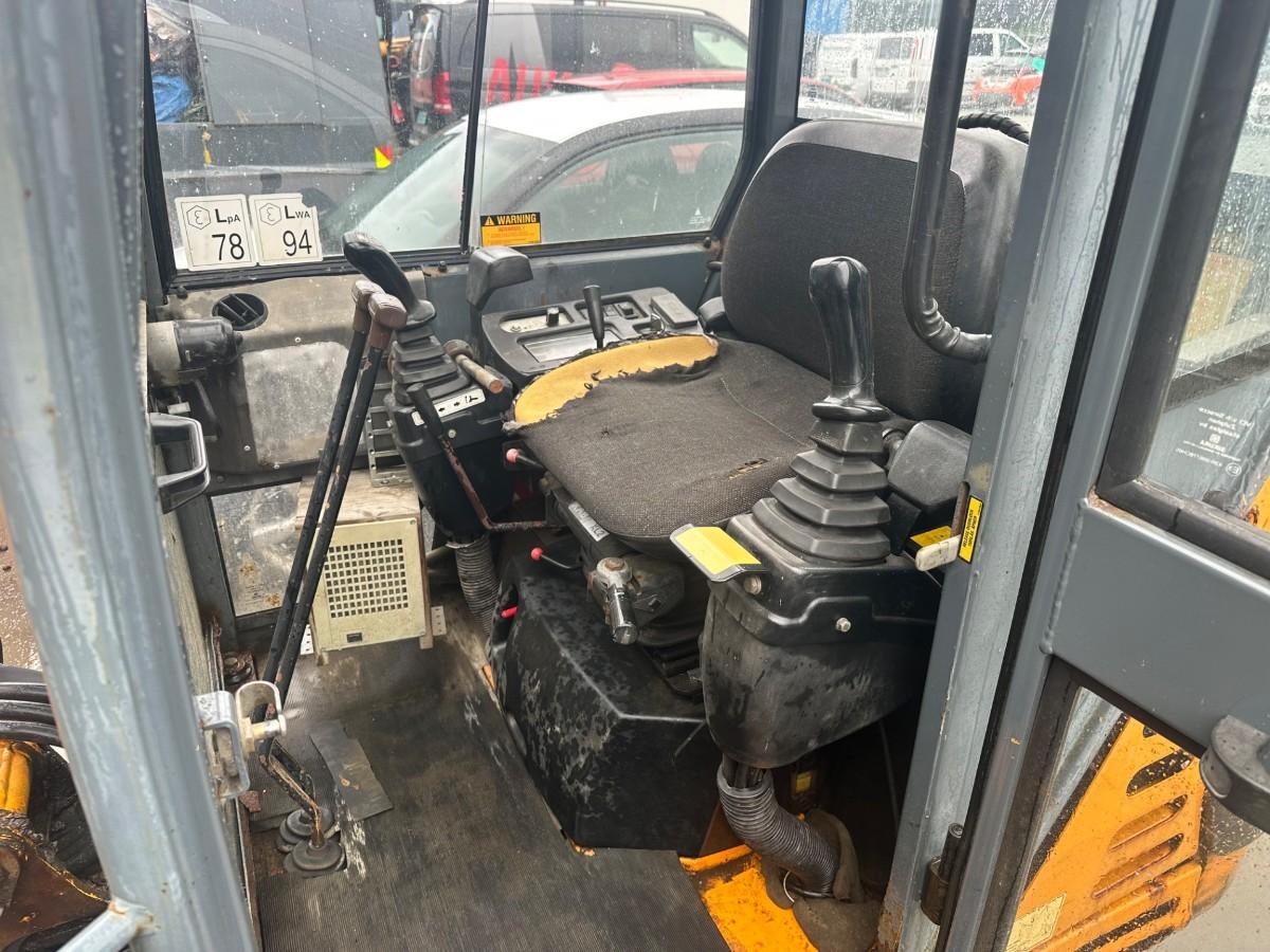 1997 Hanix H15B Minigraver, skjær og skuffe