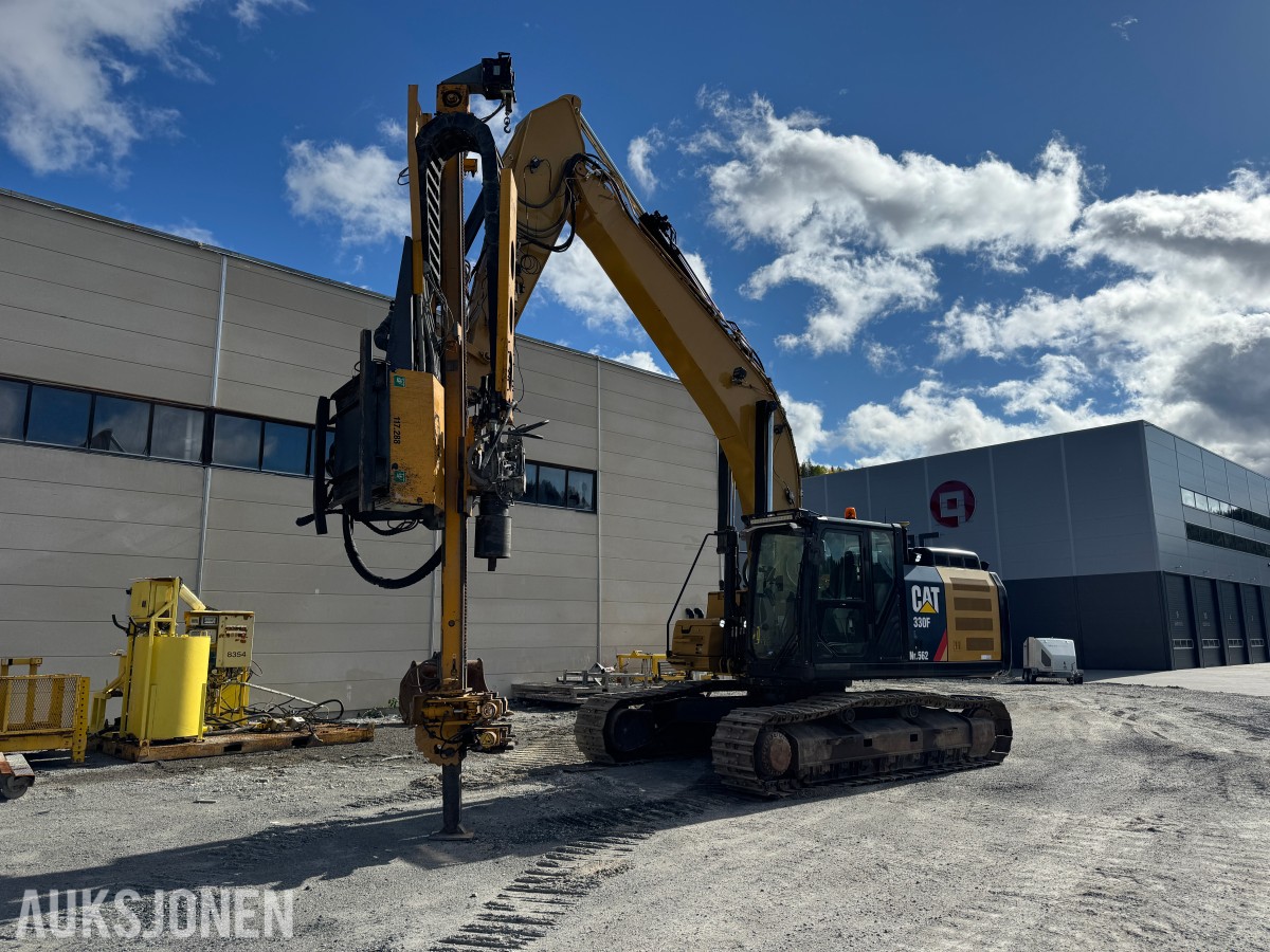 Cat 330F L MED BORERIGG OG SPUNTEAGGREGAT