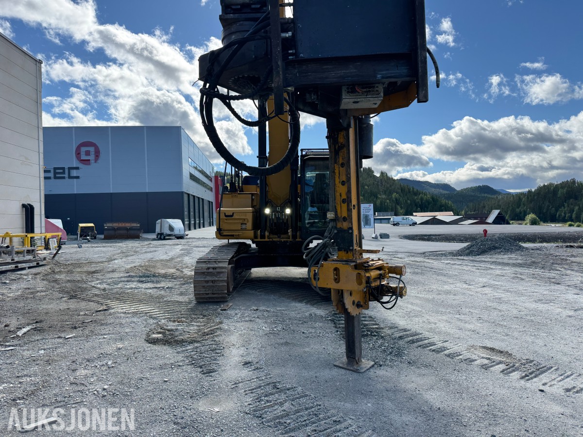 Cat 330F L MED BORERIGG OG SPUNTEAGGREGAT