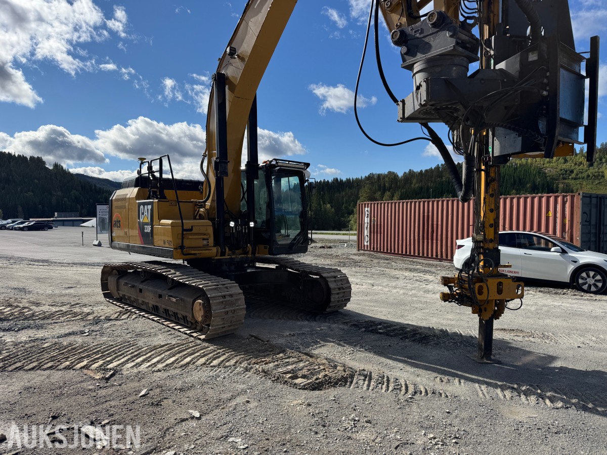 Cat 330F L MED BORERIGG OG SPUNTEAGGREGAT