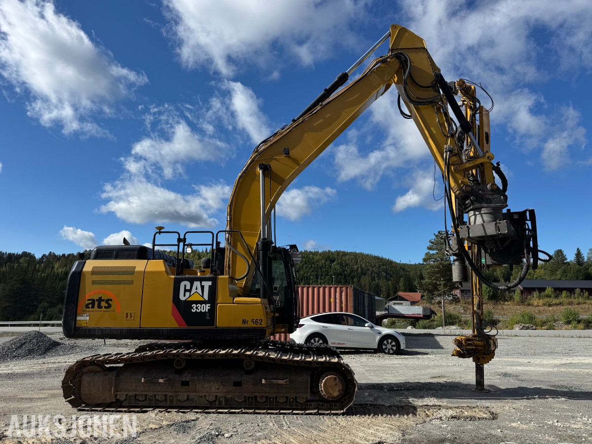 Cat 330F L MED BORERIGG OG SPUNTEAGGREGAT