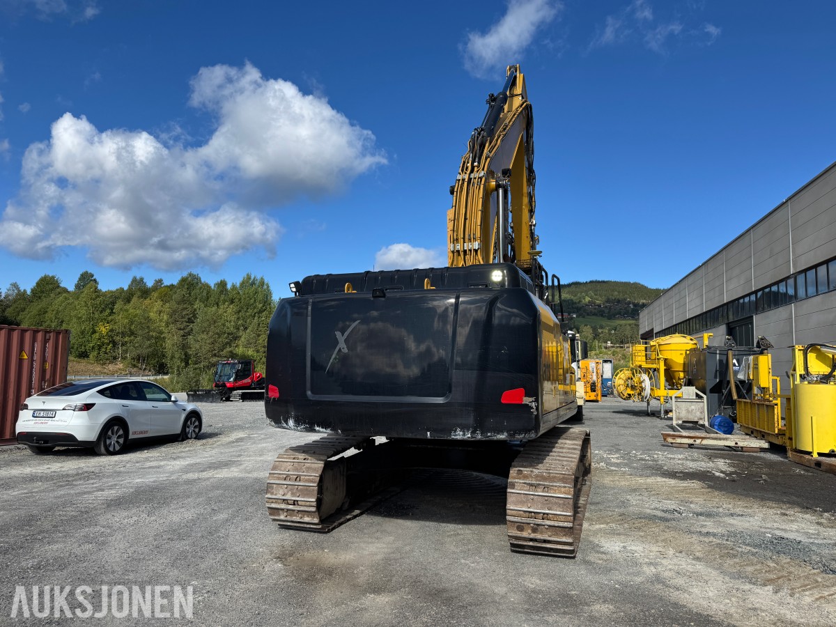 Cat 330F L MED BORERIGG OG SPUNTEAGGREGAT