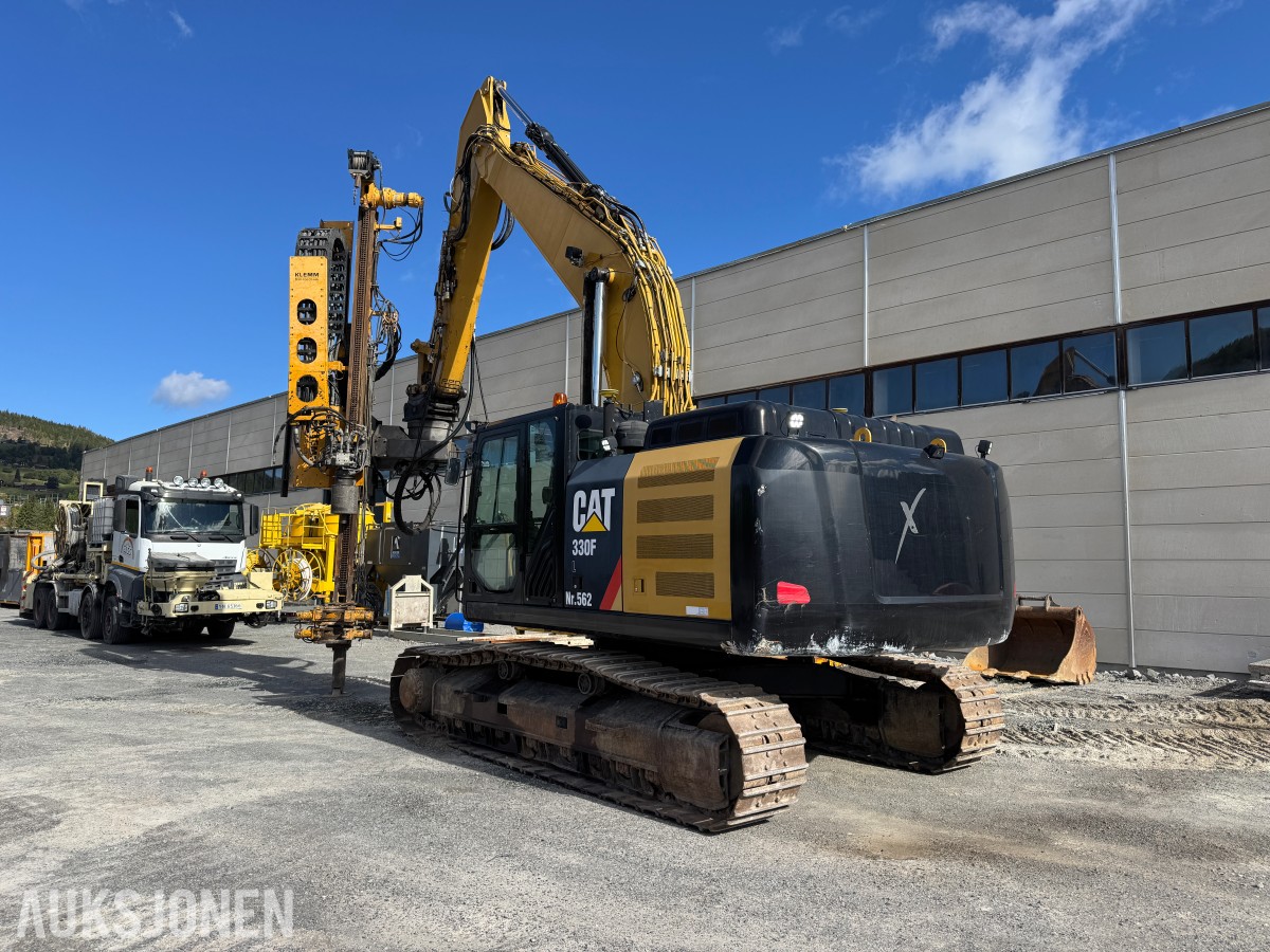 Cat 330F L MED BORERIGG OG SPUNTEAGGREGAT