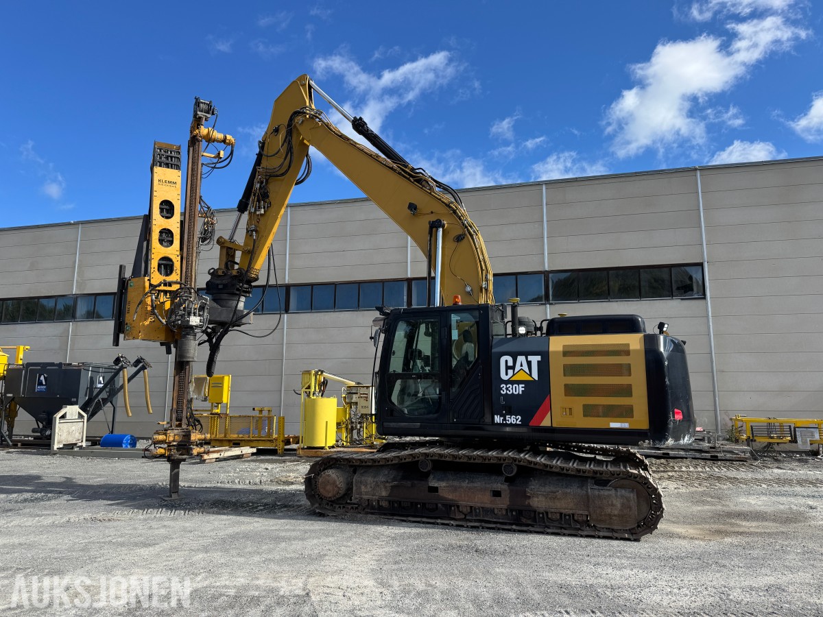 Cat 330F L MED BORERIGG OG SPUNTEAGGREGAT