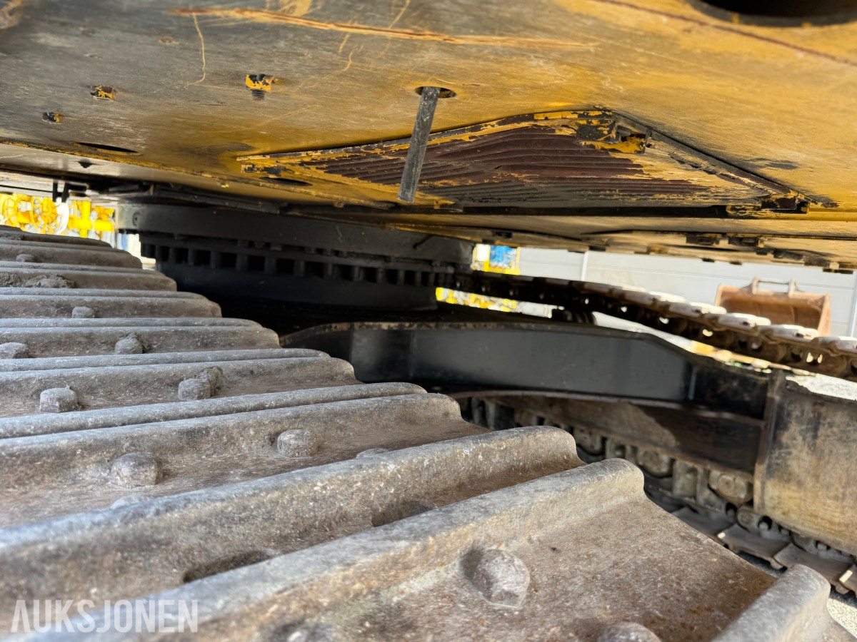 Cat 330F L MED BORERIGG OG SPUNTEAGGREGAT