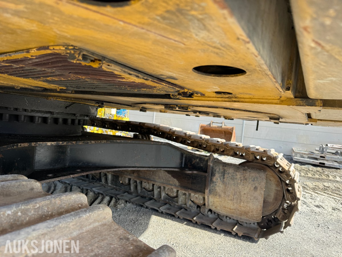 Cat 330F L MED BORERIGG OG SPUNTEAGGREGAT