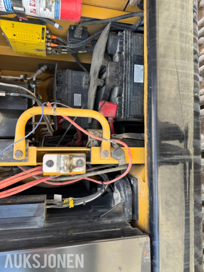 Cat 330F L MED BORERIGG OG SPUNTEAGGREGAT