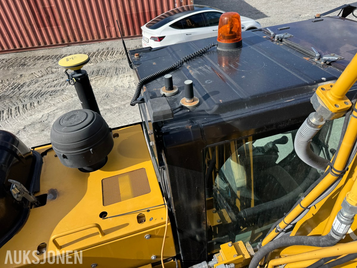 Cat 330F L MED BORERIGG OG SPUNTEAGGREGAT