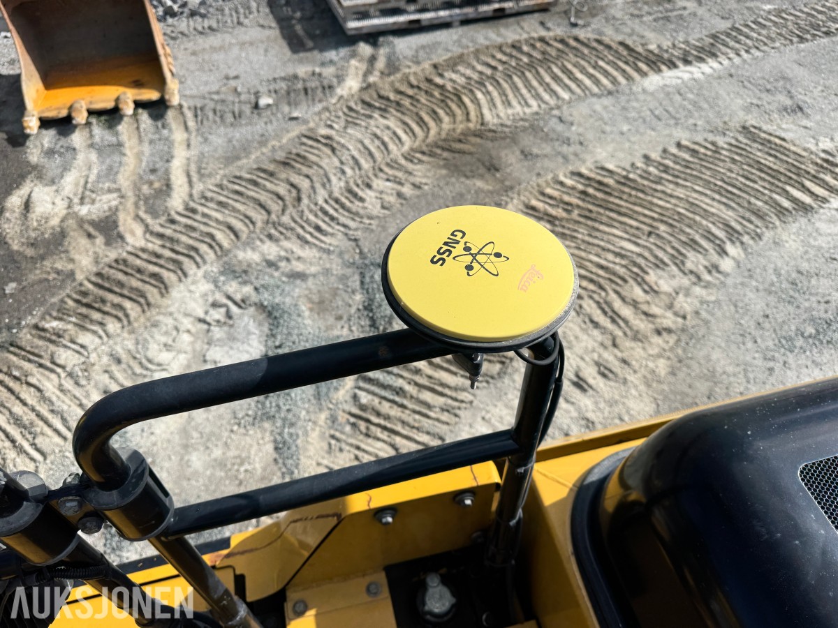 Cat 330F L MED BORERIGG OG SPUNTEAGGREGAT