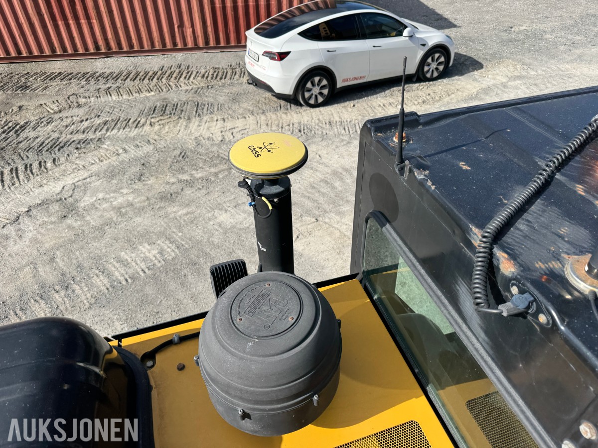 Cat 330F L MED BORERIGG OG SPUNTEAGGREGAT