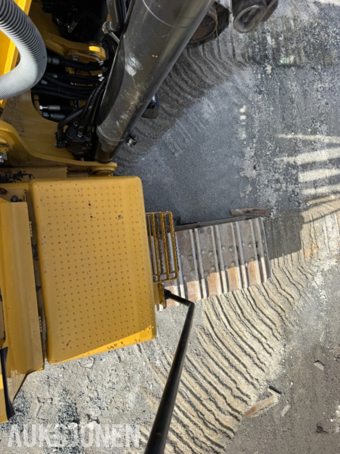 Cat 330F L MED BORERIGG OG SPUNTEAGGREGAT