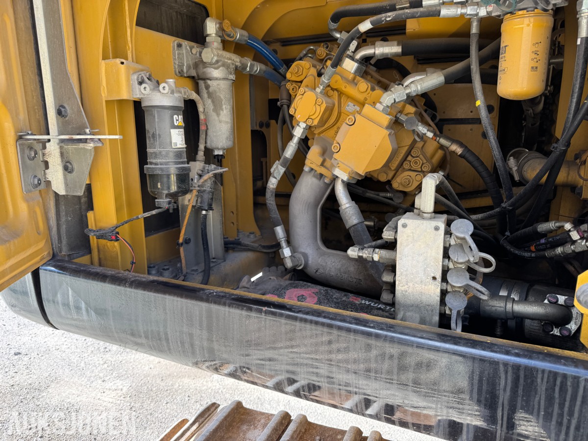 Cat 330F L MED BORERIGG OG SPUNTEAGGREGAT
