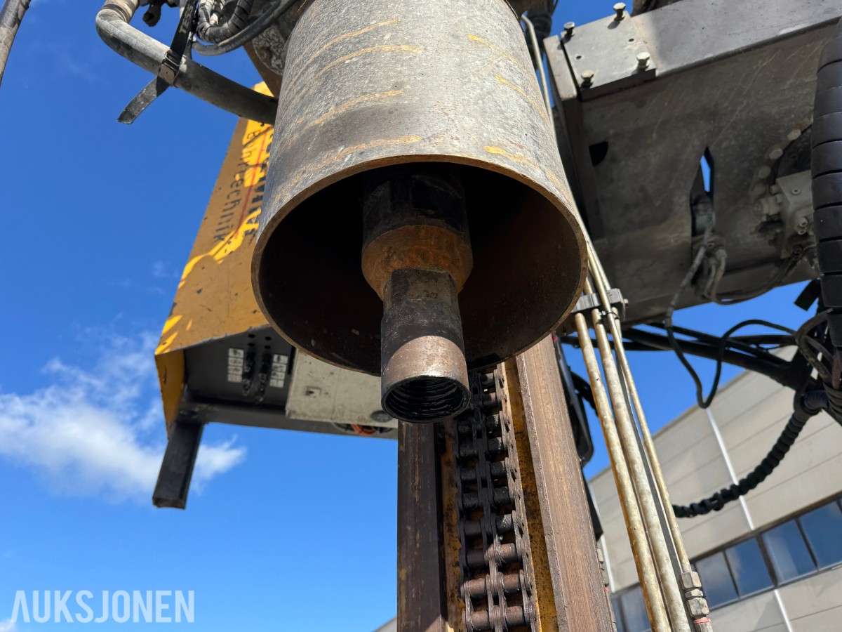 Cat 330F L MED BORERIGG OG SPUNTEAGGREGAT