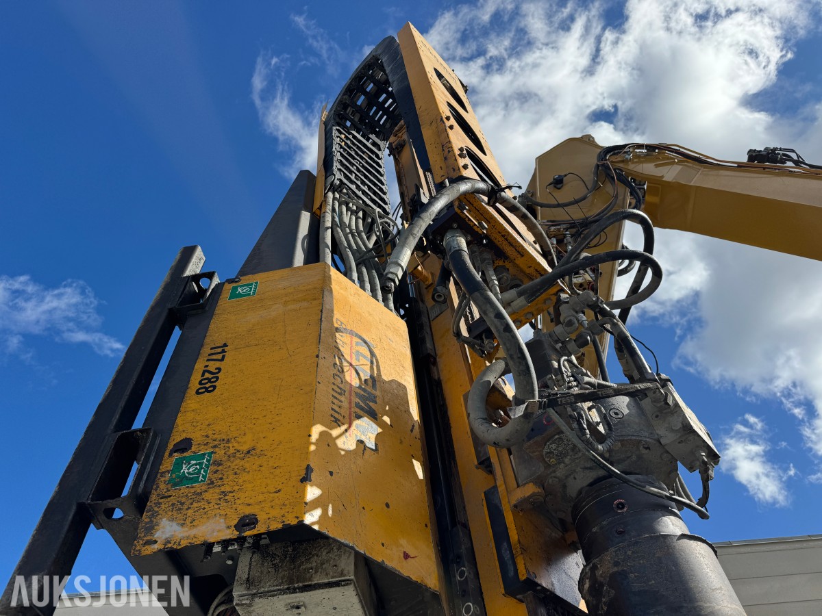 Cat 330F L MED BORERIGG OG SPUNTEAGGREGAT