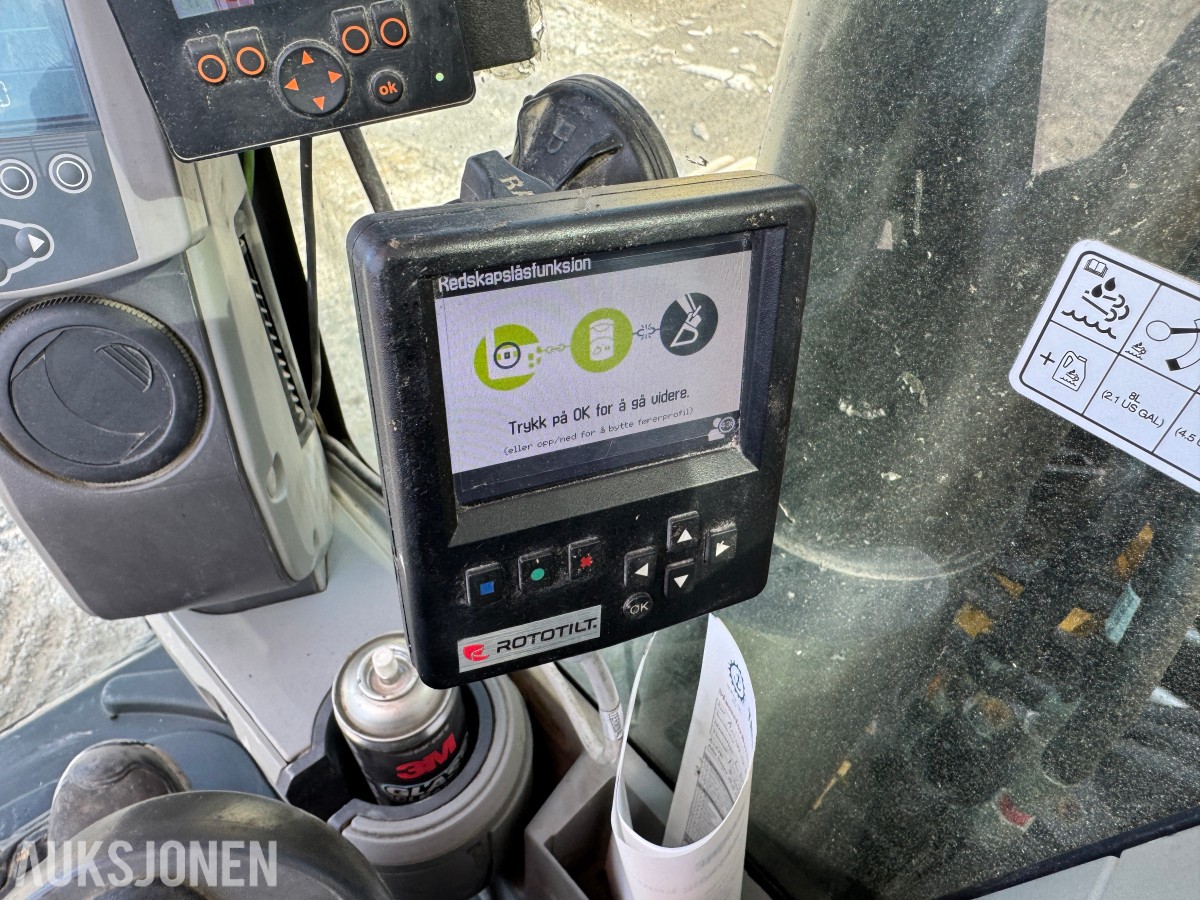 Cat 330F L MED BORERIGG OG SPUNTEAGGREGAT