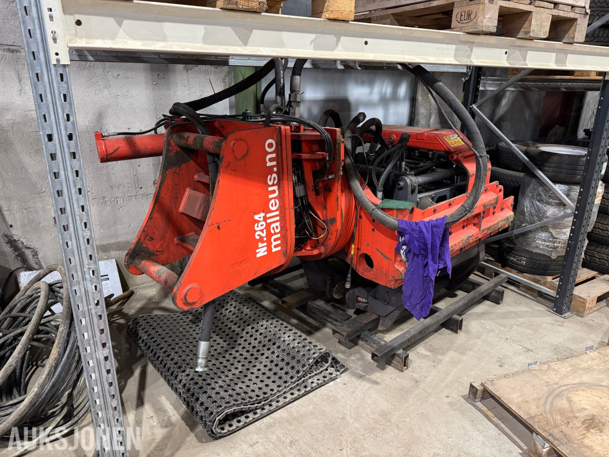 Cat 330F L MED BORERIGG OG SPUNTEAGGREGAT