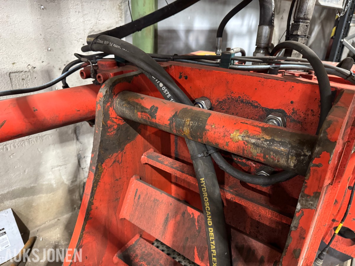 Cat 330F L MED BORERIGG OG SPUNTEAGGREGAT