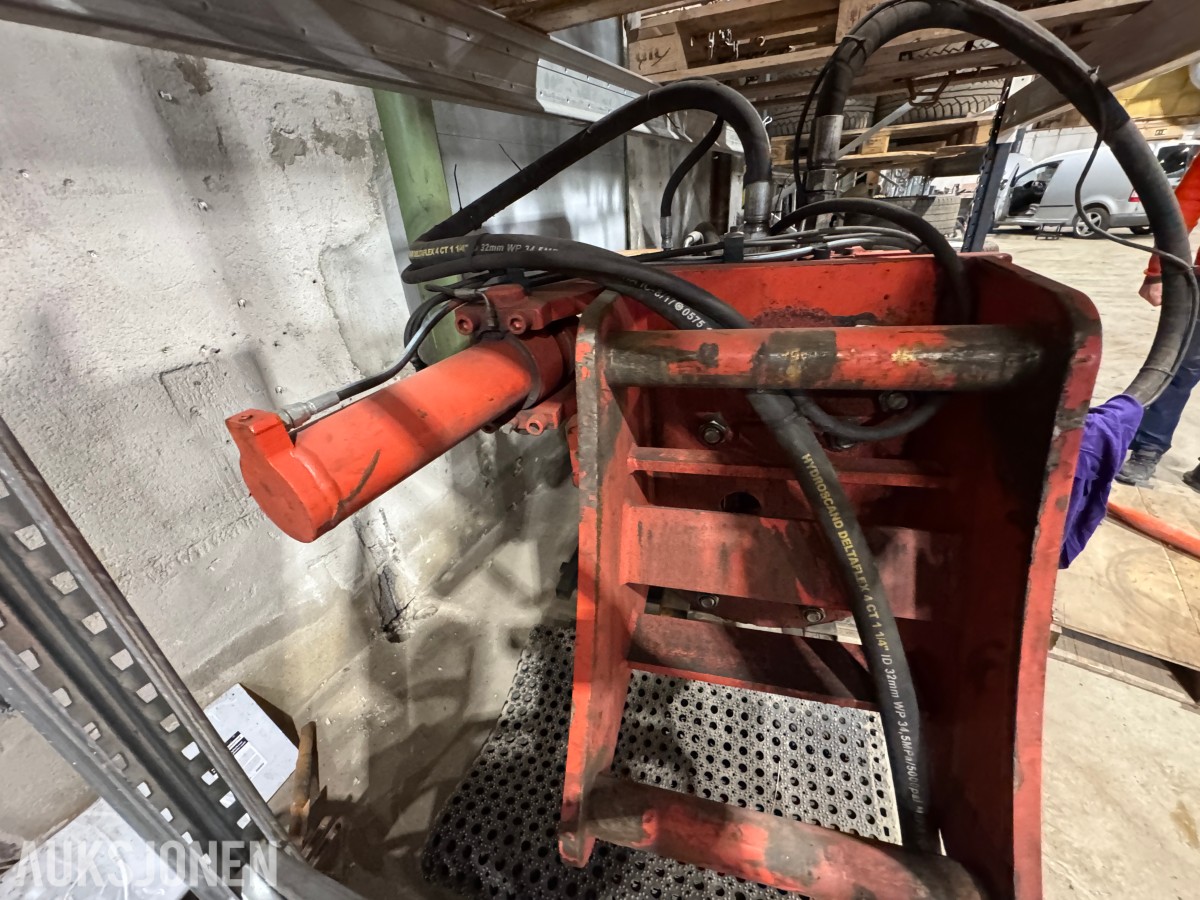 Cat 330F L MED BORERIGG OG SPUNTEAGGREGAT