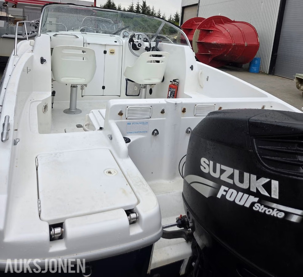 2004 Beneteau Flyer 650 Cabin Daycruiser