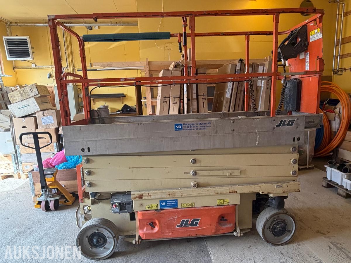 2011 JLG 2630ES 330timer