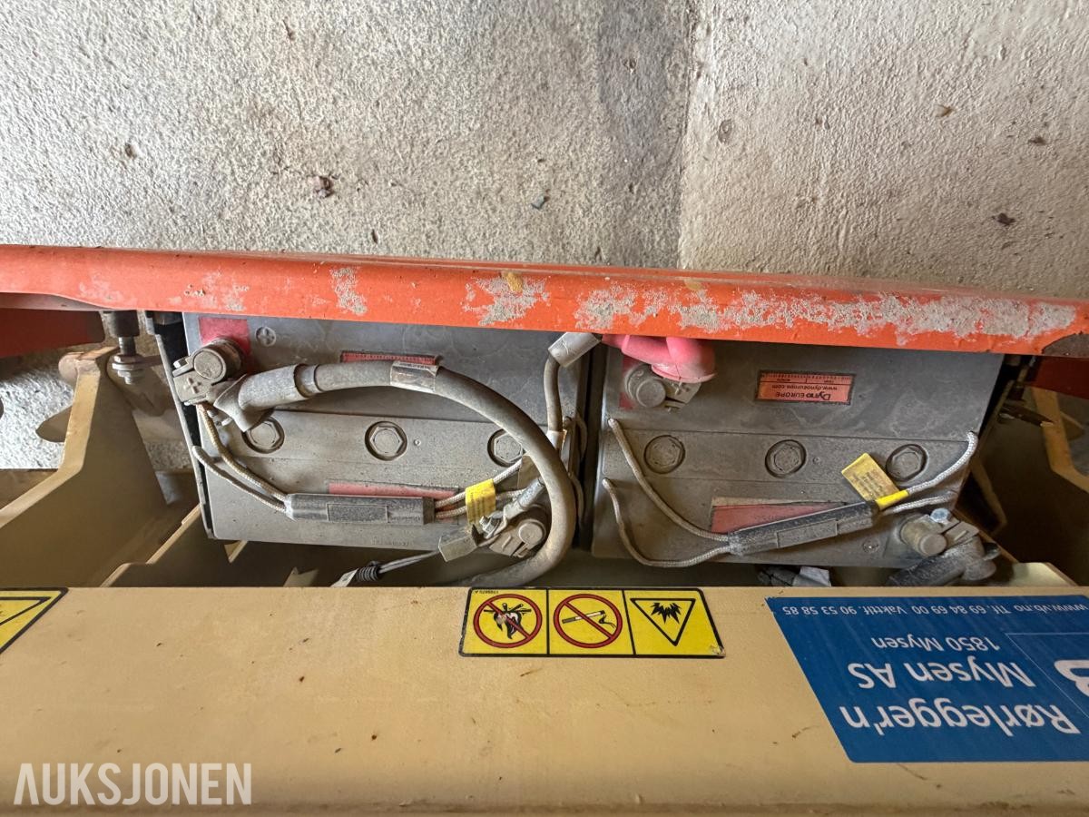 2011 JLG 2630ES 330timer