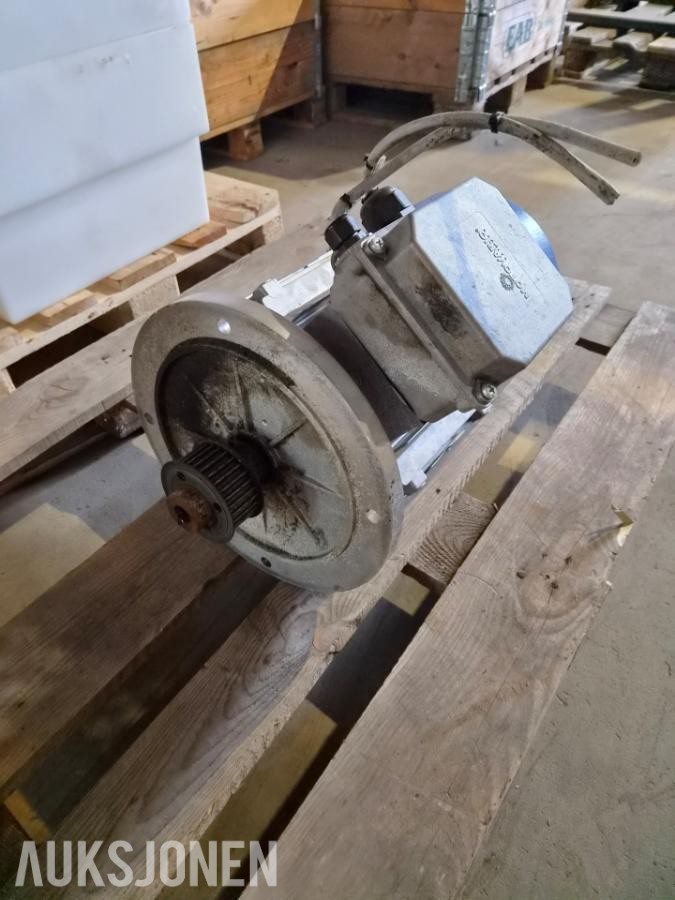 5,5Kw MOTOVARIO motor MOTOVARIO