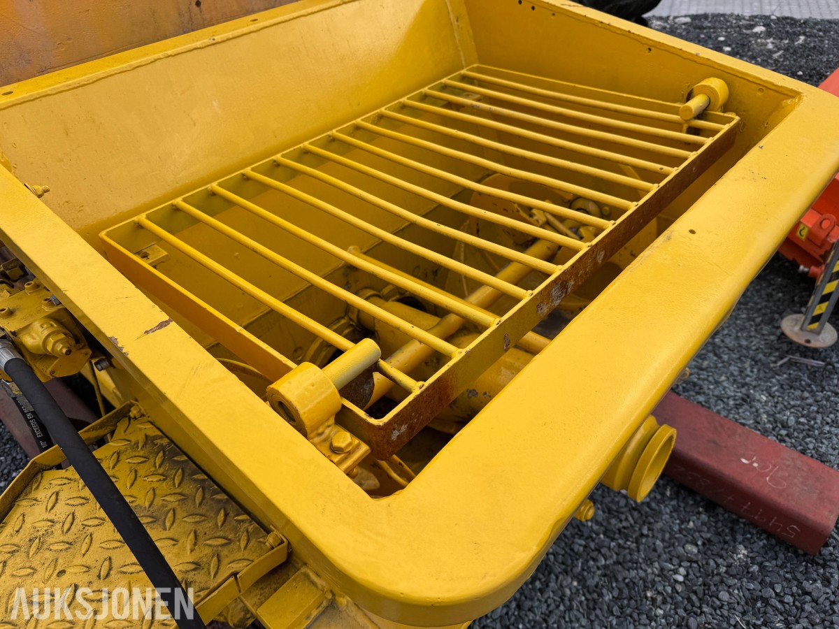 BETONGPUMPE MED DEUTZ DIESELMOTOR
