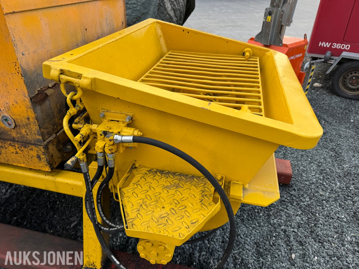 BETONGPUMPE MED DEUTZ DIESELMOTOR