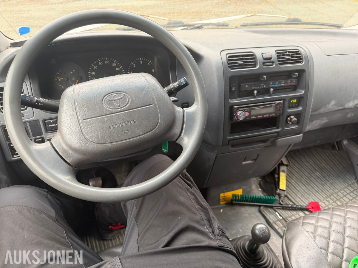 2005 Toyota HIACE 2.5-102 D 4WD - FIREHJULSTREKK - LANG UTGAVE