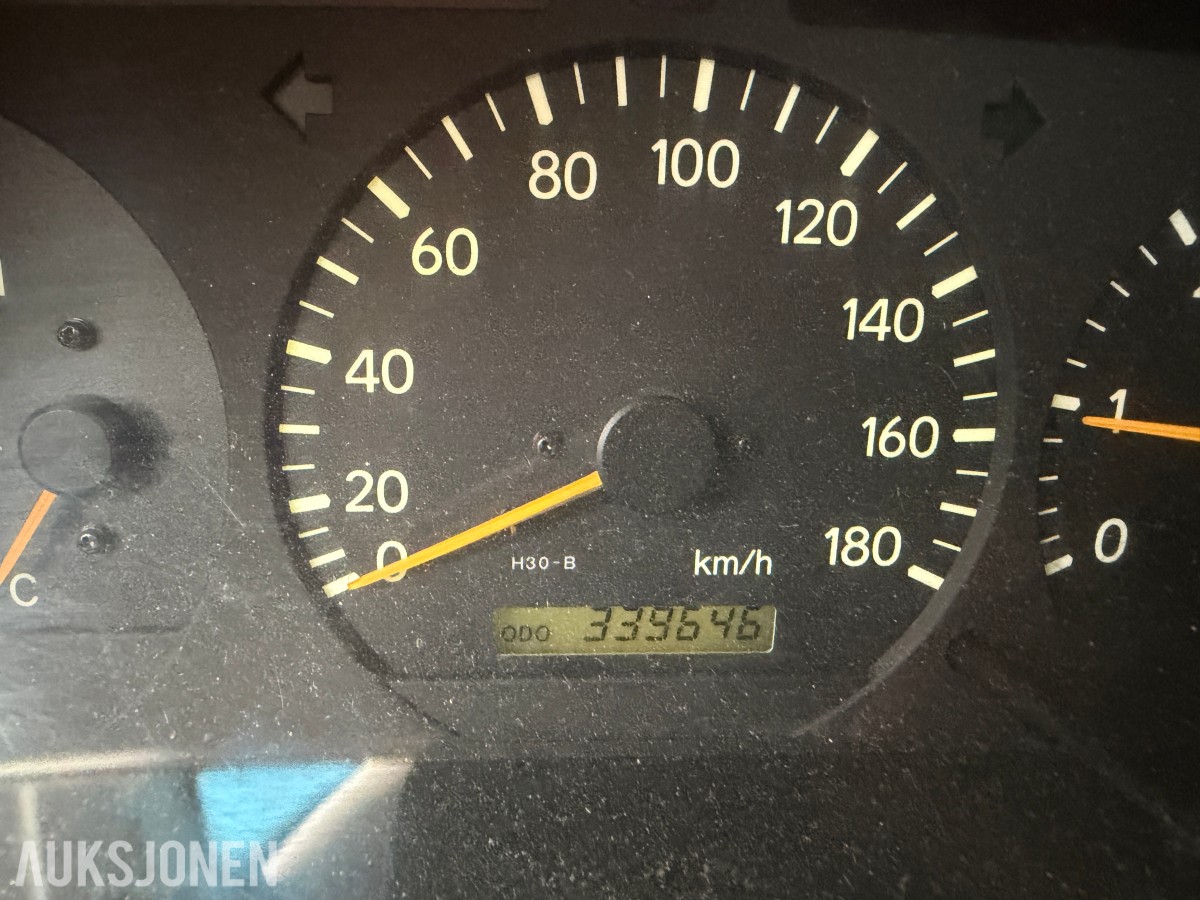 2005 Toyota HIACE 2.5-102 D 4WD - FIREHJULSTREKK - LANG UTGAVE