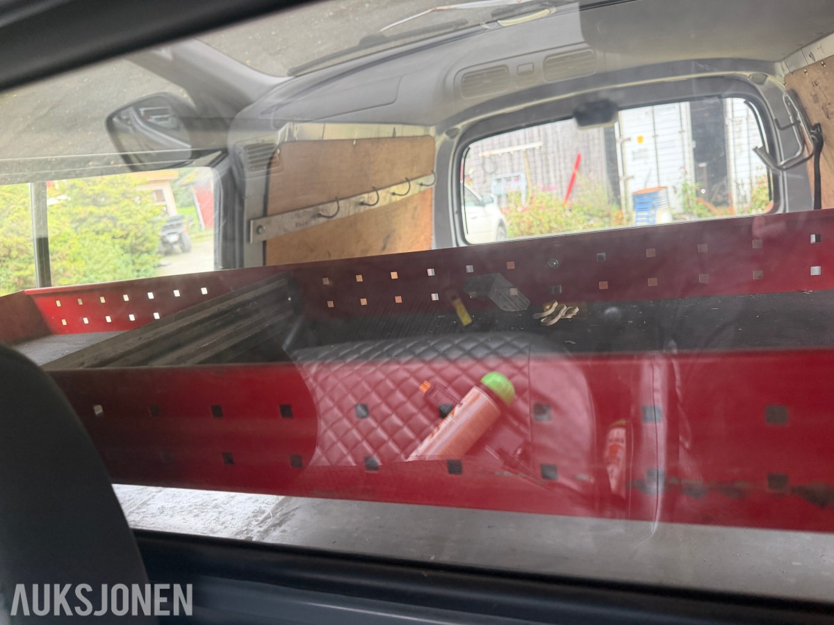 2005 Toyota HIACE 2.5-102 D 4WD - FIREHJULSTREKK - LANG UTGAVE