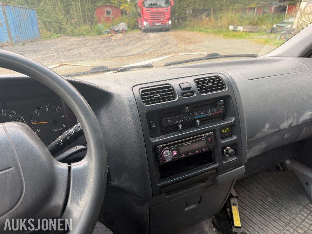 2005 Toyota HIACE 2.5-102 D 4WD - FIREHJULSTREKK - LANG UTGAVE